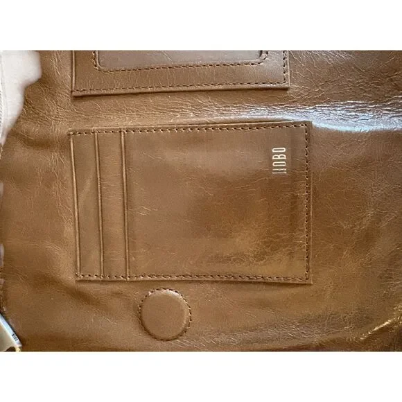 Hobo Brown Leather Lauren Clutch-Wallet - Picture 5 of 9